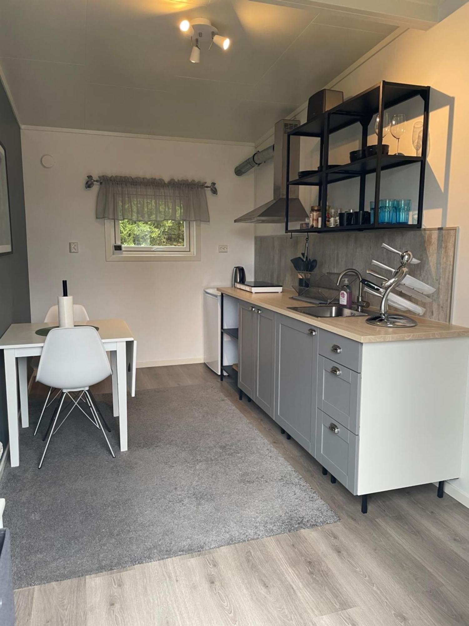 Small Cozy Apartment ทรอมโซ ภายนอก รูปภาพ